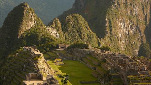 Machu_picchu_10_avec_un_peu_plus_de_lumi