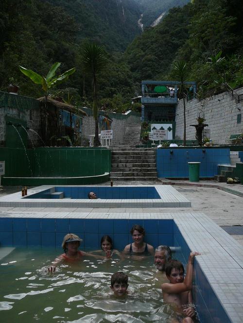 Machu_picchu_6_aguas_caliente_aux_bains